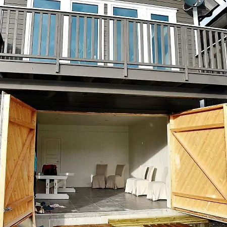 6 Person Holiday In